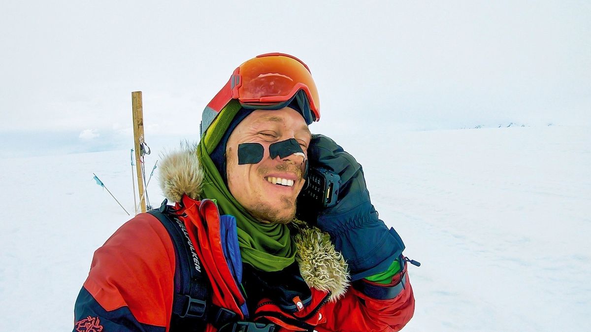 Američan Colin O’Brady napsal knihu o své životní expedici: Přechod Antarktidy? Samota a bílá